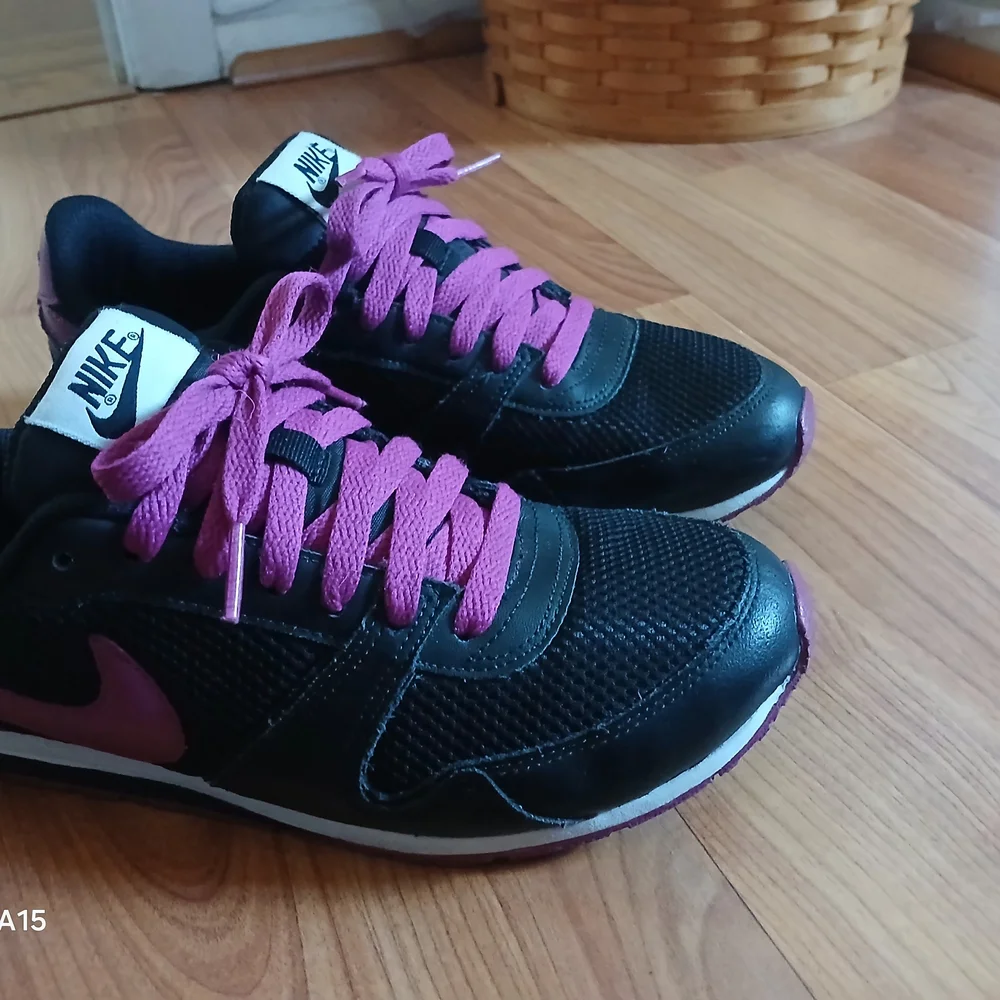 Nike Women's Black and Purple Sneakers - Picture 2 of 4